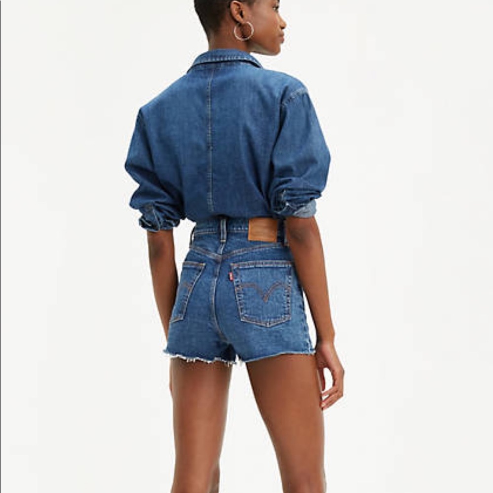High-rise Levi shorts